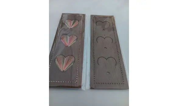 marque page bois gros coeurs F